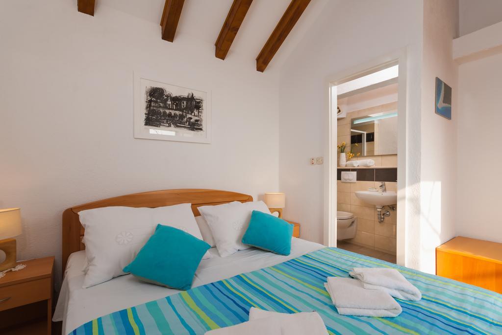 Holiday Home Vineyard House Bol Ngoại thất bức ảnh