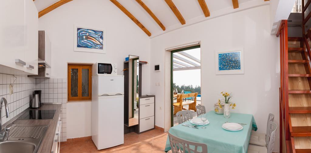 Holiday Home Vineyard House Bol Ngoại thất bức ảnh