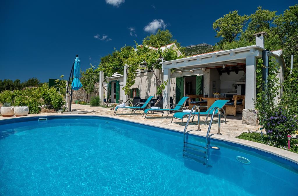 Holiday Home Vineyard House Bol Ngoại thất bức ảnh